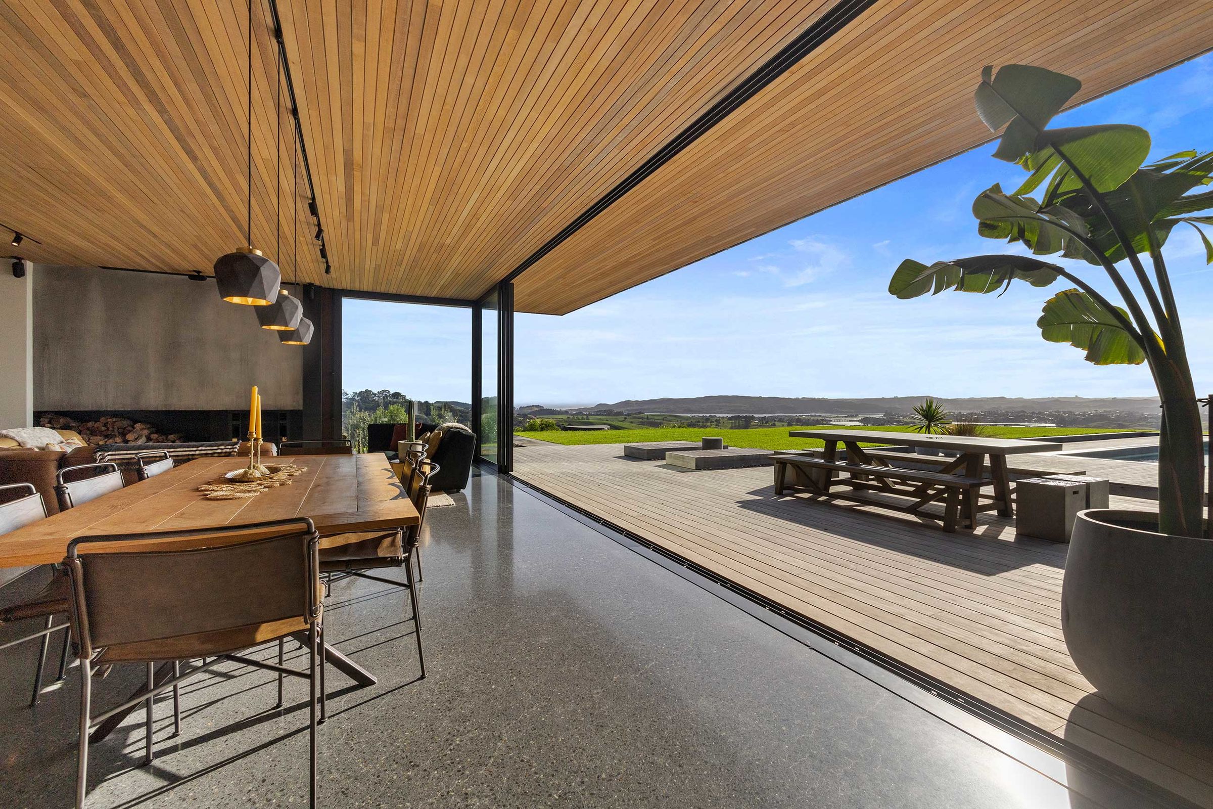Raglan Rest